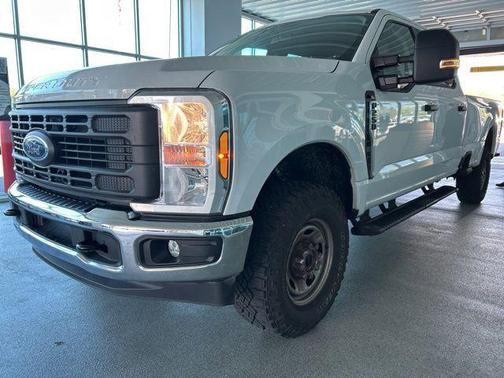 Oxford White 2024 Ford F-250 XL