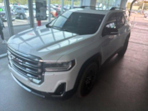 2022 GMC Acadia AWD AT4