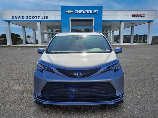2022 Toyota Sienna XLE