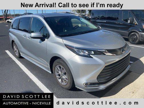 2022 Toyota Sienna XLE
