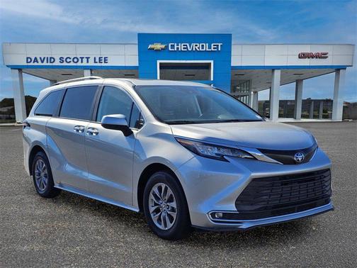 2022 Toyota Sienna XLE