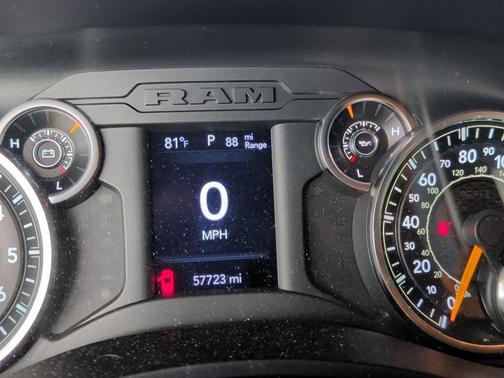 Billet Silver Metallic Clearcoat 2021 RAM 2500 Tradesman Crew Cab 4x4 6'4' Box