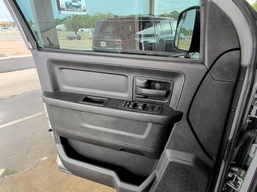 Billet Silver Metallic Clearcoat 2021 RAM 2500 Tradesman Crew Cab 4x4 6'4' Box