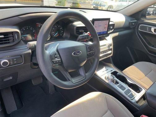 2021 Ford Explorer Base