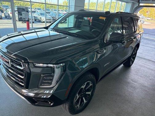 2025 GMC Yukon 4WD AT4