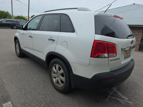 Snow White Pearl 2012 Kia Sorento LX