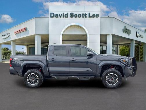 2025 Toyota Tacoma Hybrid TRD Sport