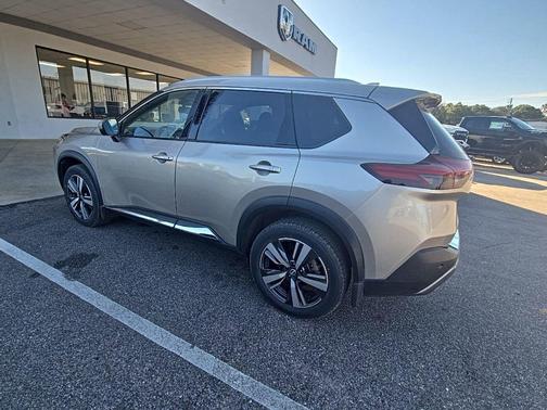 2022 Nissan Rogue SL