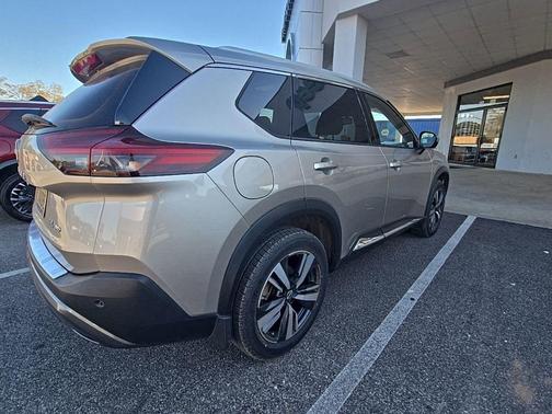 2022 Nissan Rogue SL