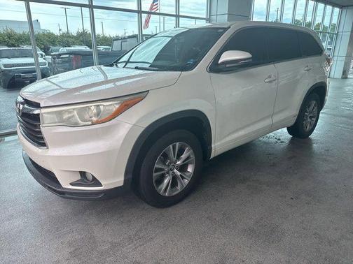 Blizzard Pearl 2016 Toyota Highlander LE Plus