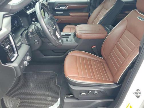 White Frost Tricoat 2024 GMC Sierra 1500 Denali Ultimate