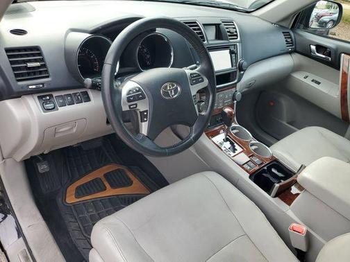 Black 2013 Toyota Highlander Limited
