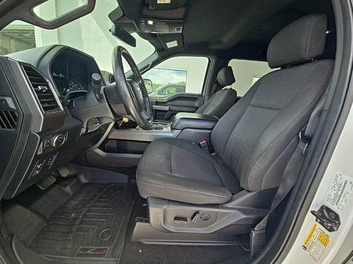 Oxford White 2019 Ford F-150 XLT