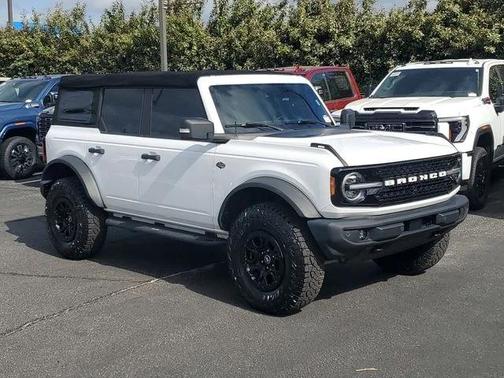 Oxford White 2022 Ford Bronco Wildtrak