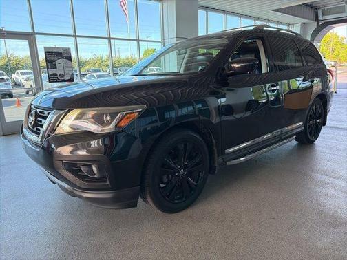 2017 Nissan Pathfinder Platinum
