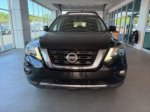 2017 Nissan Pathfinder Platinum