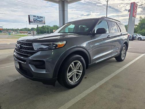 Carbonized Gray Metallic 2024 Ford Explorer XLT