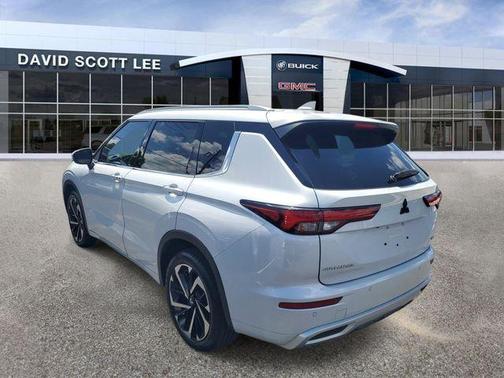 White Diamond 2023 Mitsubishi Outlander SEL