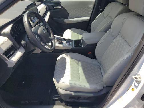 White Diamond 2023 Mitsubishi Outlander SEL
