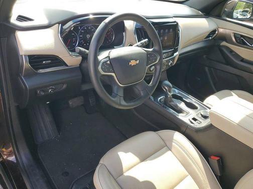 Black Cherry Metallic 2023 Chevrolet Traverse Premier