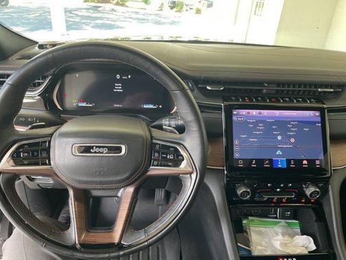 2022 Jeep Grand Cherokee Summit