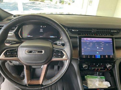 2022 Jeep Grand Cherokee Summit