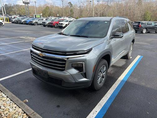 2024 Chevrolet Traverse LT