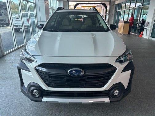 Crystal White Pearl 2025 Subaru Outback Limited