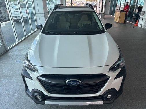 Crystal White Pearl 2025 Subaru Outback Limited