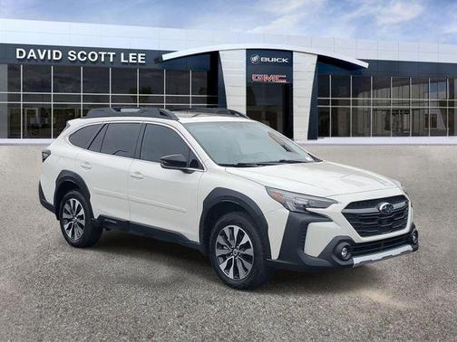 Crystal White Pearl 2025 Subaru Outback Limited