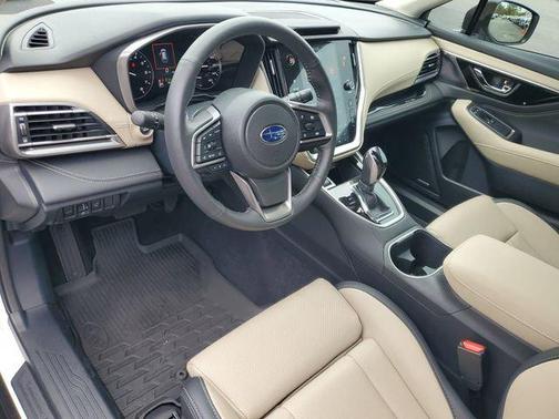 Crystal White Pearl 2025 Subaru Outback Limited