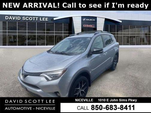 Silver Sky Metallic 2017 Toyota RAV4 SE