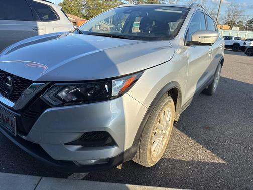 2022 Nissan Rogue Sport SV