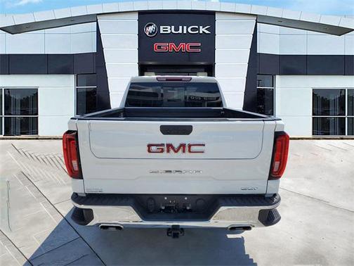 Summit White 2022 GMC Sierra 1500 SLT