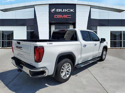 Summit White 2022 GMC Sierra 1500 SLT