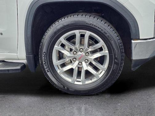 Summit White 2022 GMC Sierra 1500 SLT