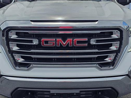 Summit White 2022 GMC Sierra 1500 SLT