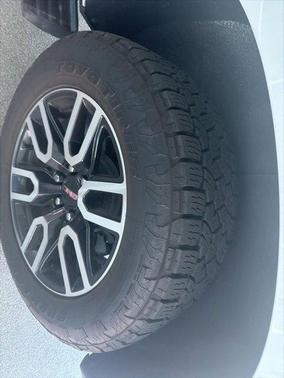 2021 GMC Yukon 4WD AT4