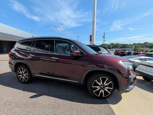Deep Scarlet Pearl 2019 Honda Pilot Touring 8-Passenger