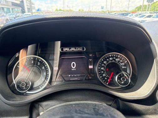 Diamond Black Crystal Pearlcoat 2020 RAM 1500 Laramie