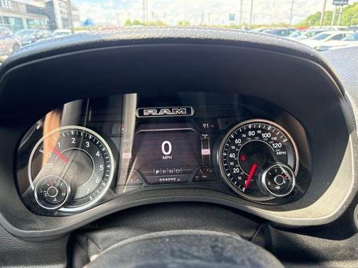 Diamond Black Crystal Pearlcoat 2020 RAM 1500 Laramie