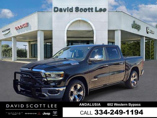 Diamond Black Crystal Pearlcoat 2020 RAM 1500 Laramie