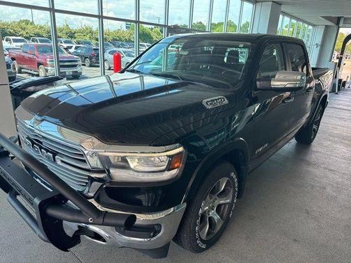 Diamond Black Crystal Pearlcoat 2020 RAM 1500 Laramie
