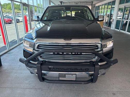 Diamond Black Crystal Pearlcoat 2020 RAM 1500 Laramie