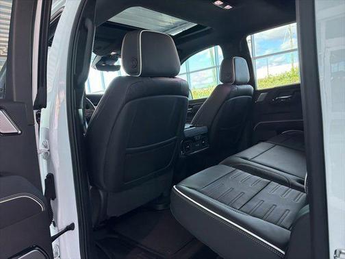 2025 GMC Sierra 1500 AT4X