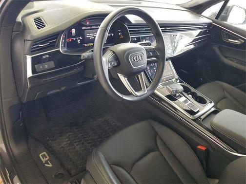 2025 Audi Q7 55 Premium Plus