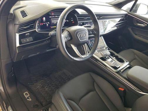 Samurai Gray Metallic 2025 Audi Q7 55 Premium Plus