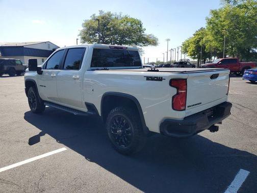 Summit White 2025 Chevrolet Silverado 2500 LT