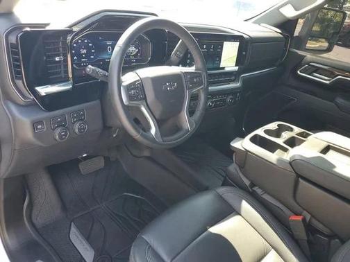Summit White 2025 Chevrolet Silverado 2500 LT