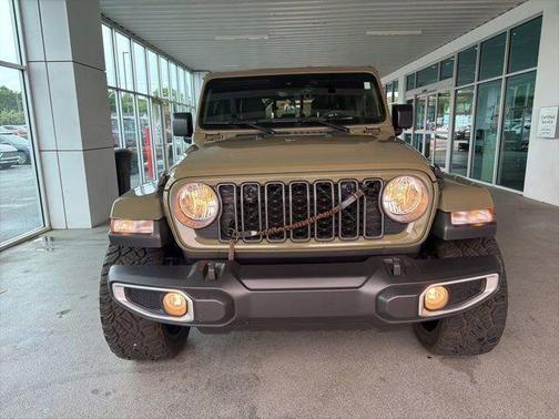 41 2025 Jeep Gladiator High Tide